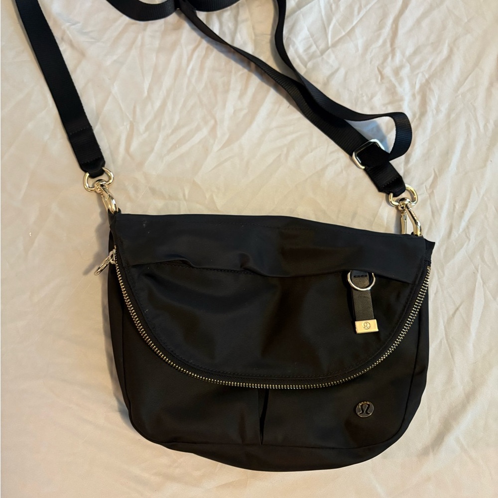 Lululemon Athletica Black Crossbody Bag 5L with Adjustable Strap